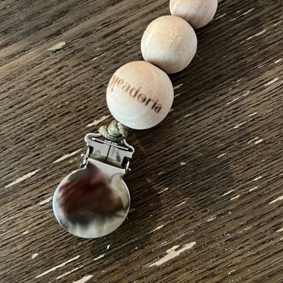 Wooden Pacifier Clip Set of 4 - Picture 3 of 11